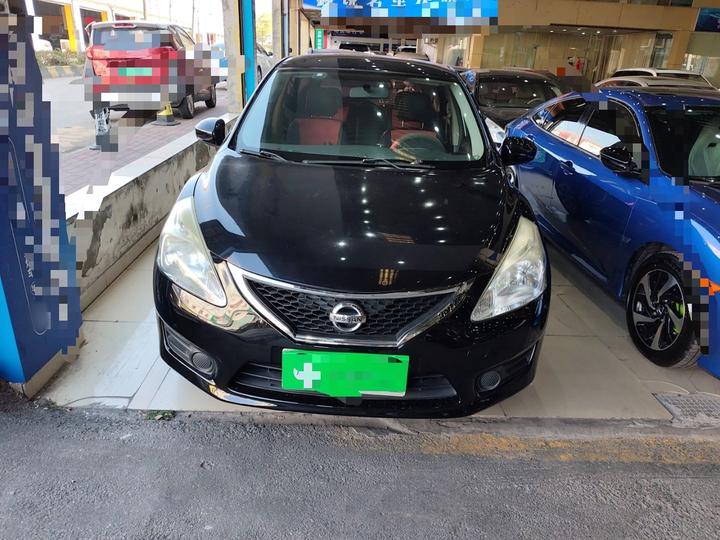 Tiida 2014 1.6L CVT Comfort photo 2