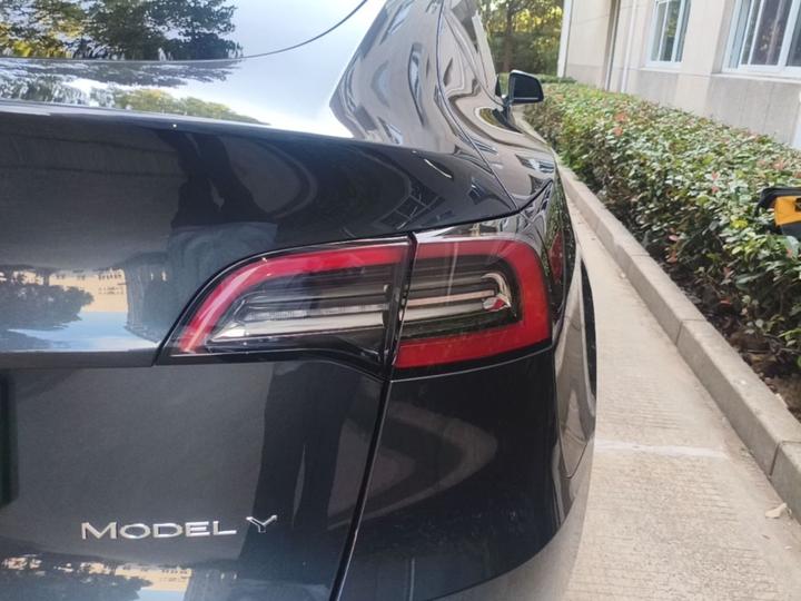 Model Y 2024 RWD photo 7