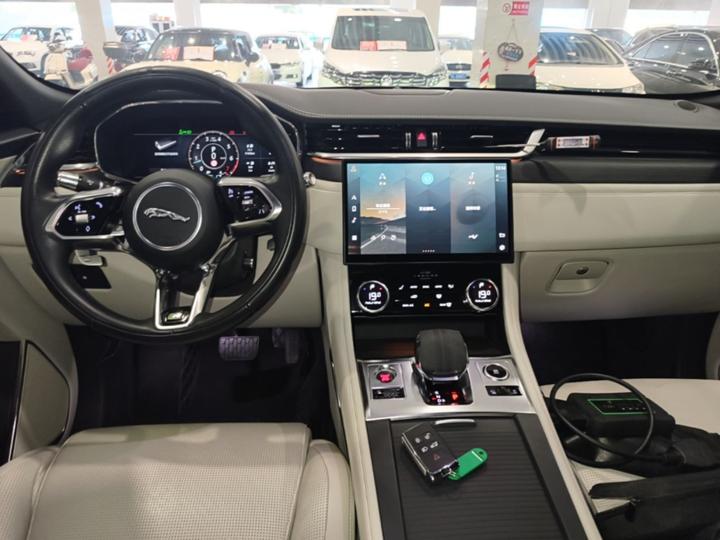 F-PACE 2021 250PS R-Dynamic SE photo 5