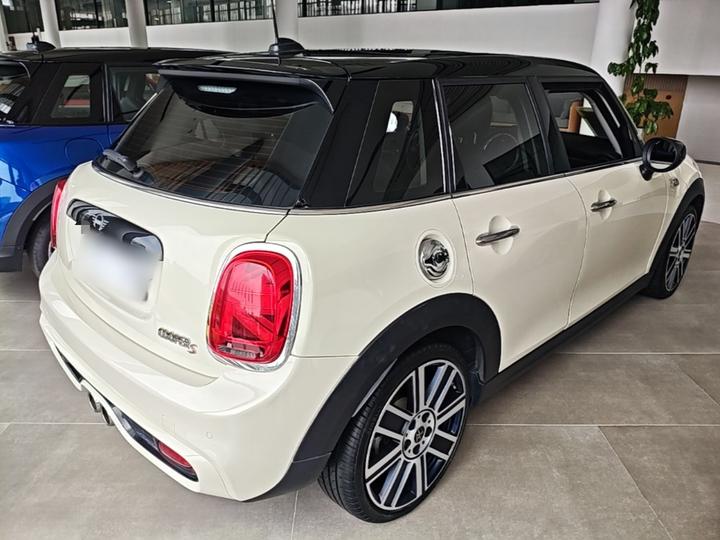 2019 2.0T COOPER S 5-Door photo 4