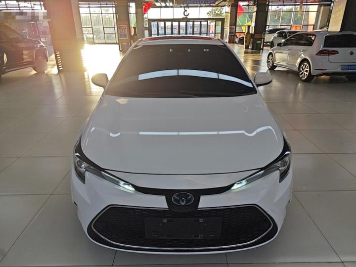 Levin 2022 Hybrid 1.8H E-CVT Luxury photo 2