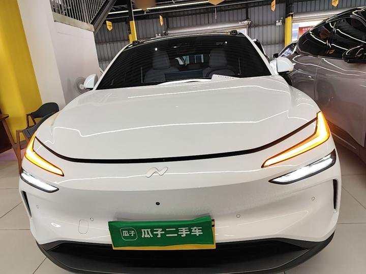 L60 2024 60kWh RWD photo 2