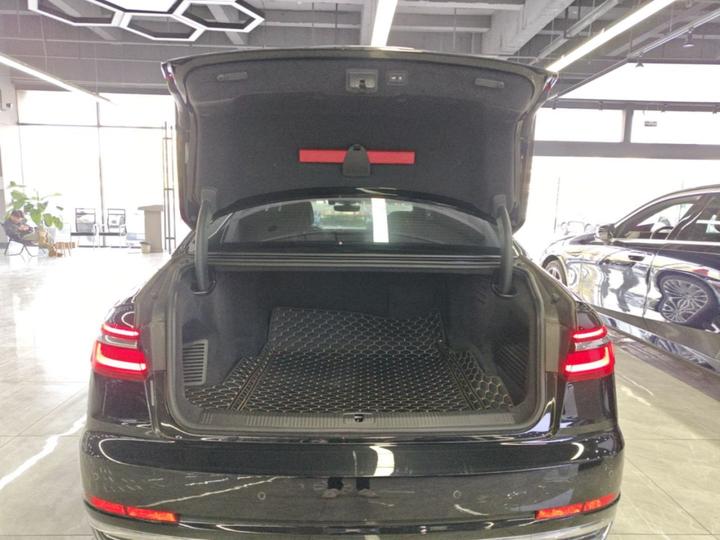 A8 2019 Plus A8L 50 TFSI quattro Comfort photo 8