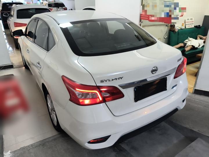 Sylphy 2018 1.6XV CVT Exclusive photo 4
