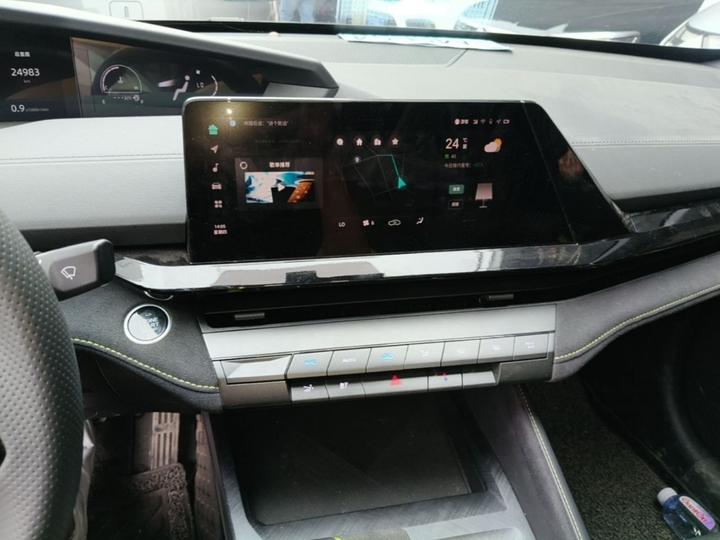 UNI-V 2022 2.0T photo 4