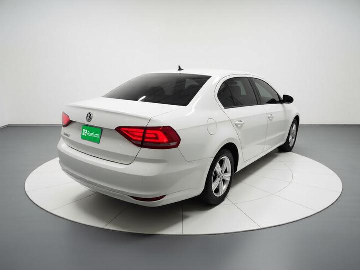 Lavida 2017 1.6L AT photo 4