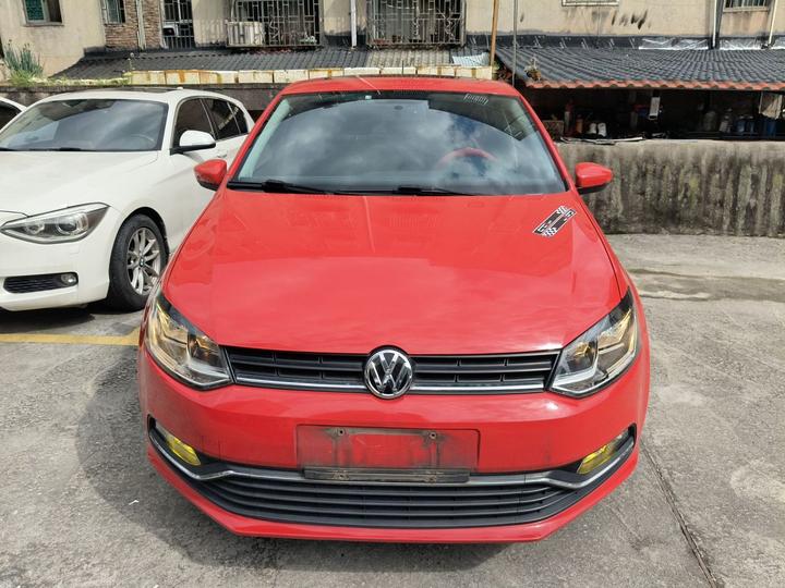 Polo 2016 1.6L AT Comfort photo 2