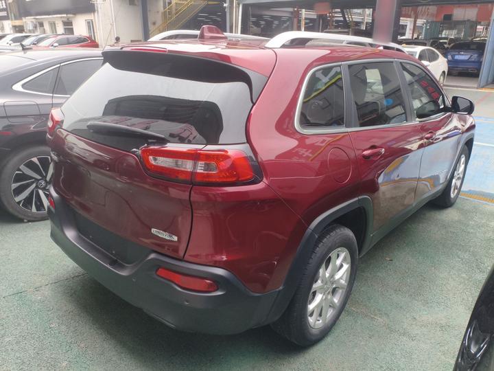 Cherokee 2016 2.0L photo 4