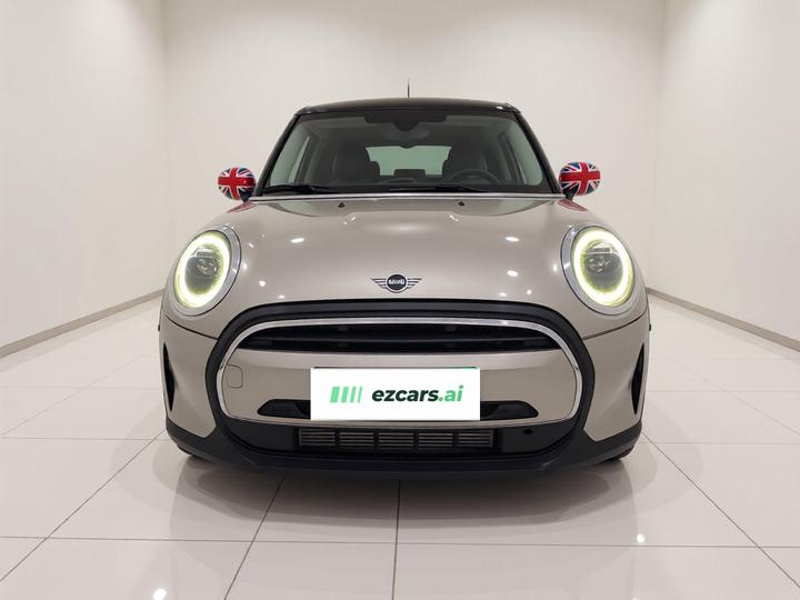 2022 Facelift 1.5T COOPER 5-Door photo 2