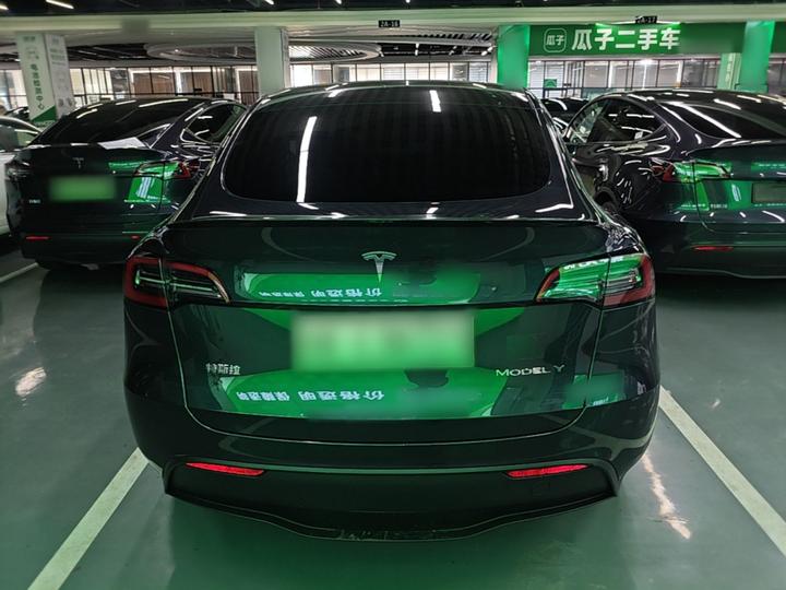 Model Y 2024 Long Range AWD photo 3