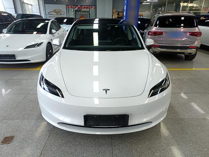 Model 3 2026 RWD photo 2