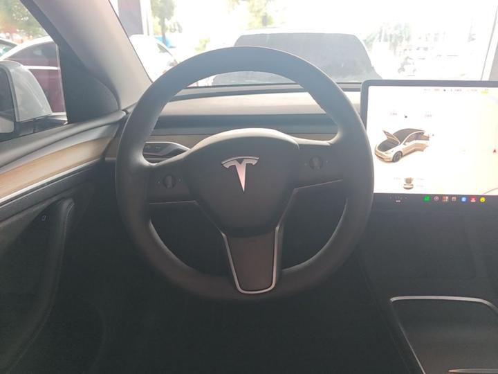 Model Y 2021 Long Range AWD 3D7 photo 2