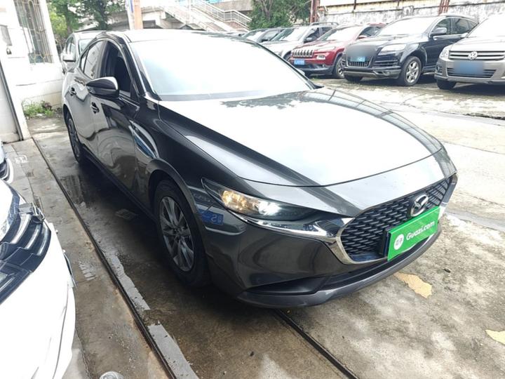 3 Axela 2023 2.0L AT photo 3