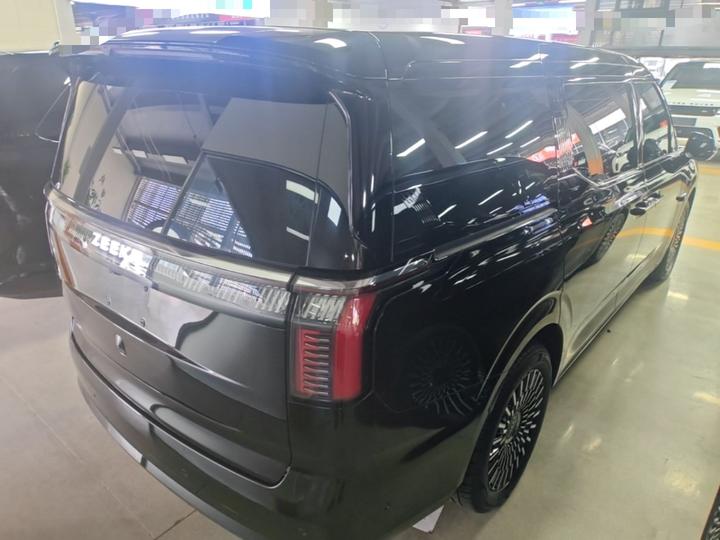 009 2024 6-Seater Executive AWD 108kWh photo 4