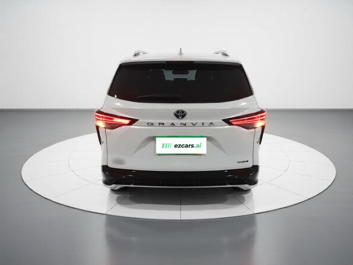Granvia 2023 2.5L Hybrid Premium PLUS photo 5