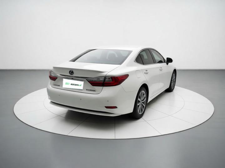 ES 2015 300h Comfort photo 5