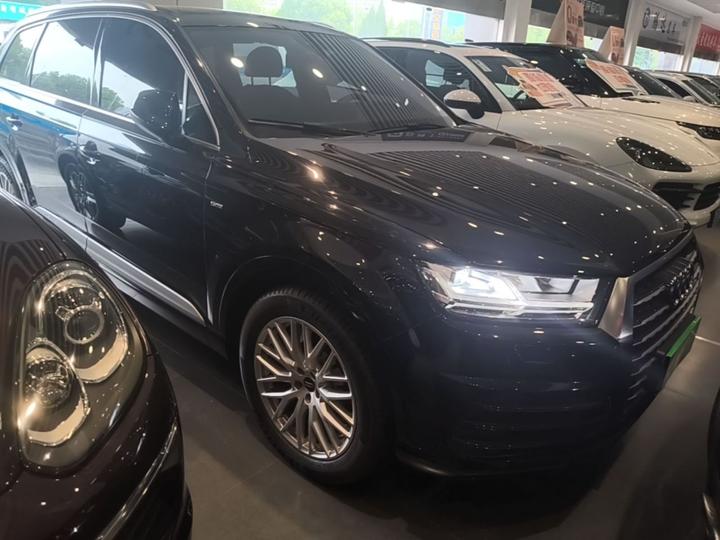 Q7 2016 45 TFSI Tech photo 3
