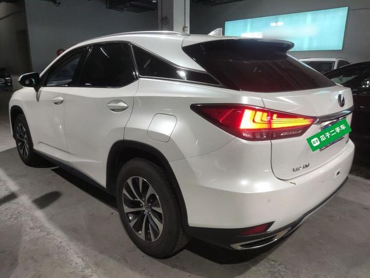 RX 2020 Facelift 300 RWD Comfort photo 4