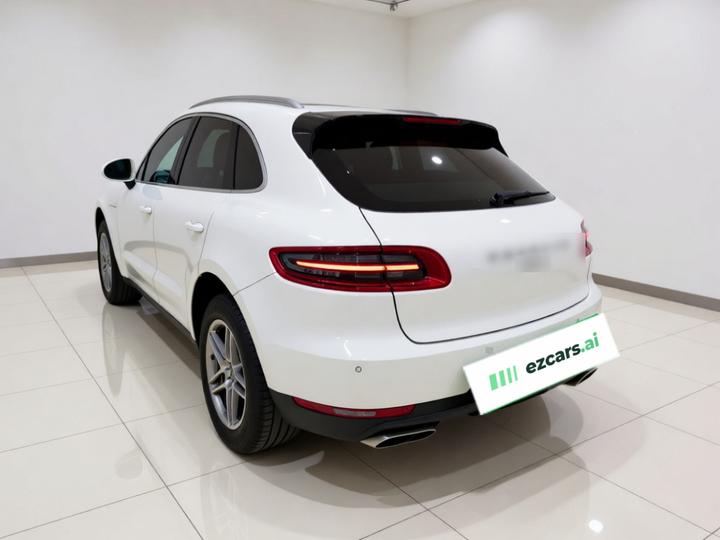 2017 Macan 2.0T photo 4