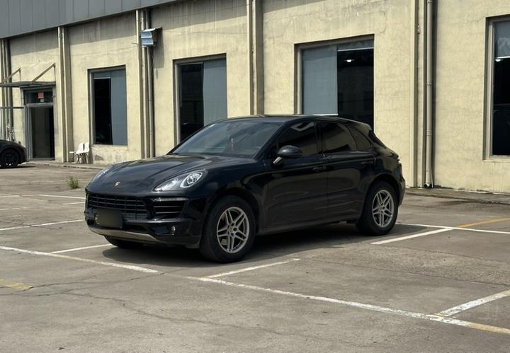 2017 Macan 2.0T