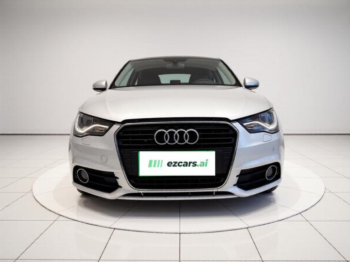 A1 2014 30 TFSI Comfort photo 2