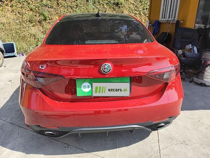 Alfa Romeo Giulia 2017 2.0T 280HP Luxury Sport photo 5