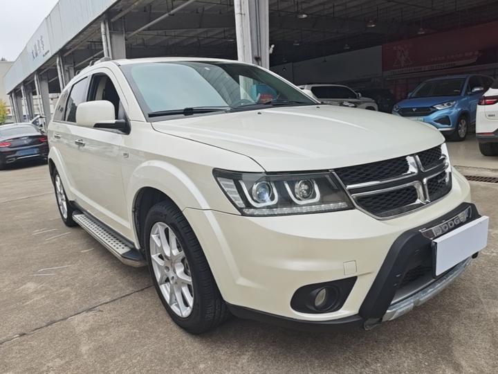Dodge 2013 2.4L RWD photo 3