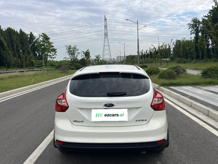 Focus 2012 Hatchback 1.6L AT Comfort photo 2
