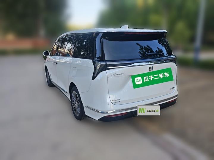 GL8 EV 2024 Smart 7-Seater photo 4