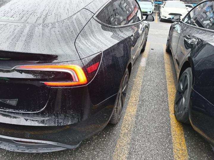 Model 3 2023 RWD photo 7