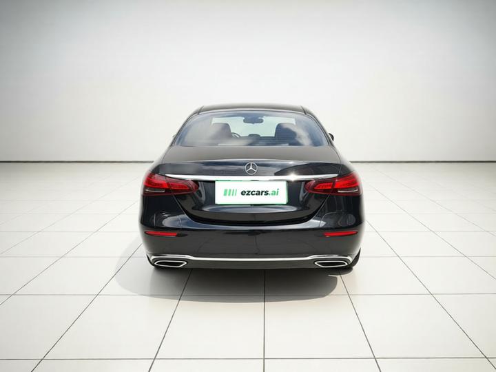 E-Class EV 2022 Facelift E 350 e L PHEV photo 3