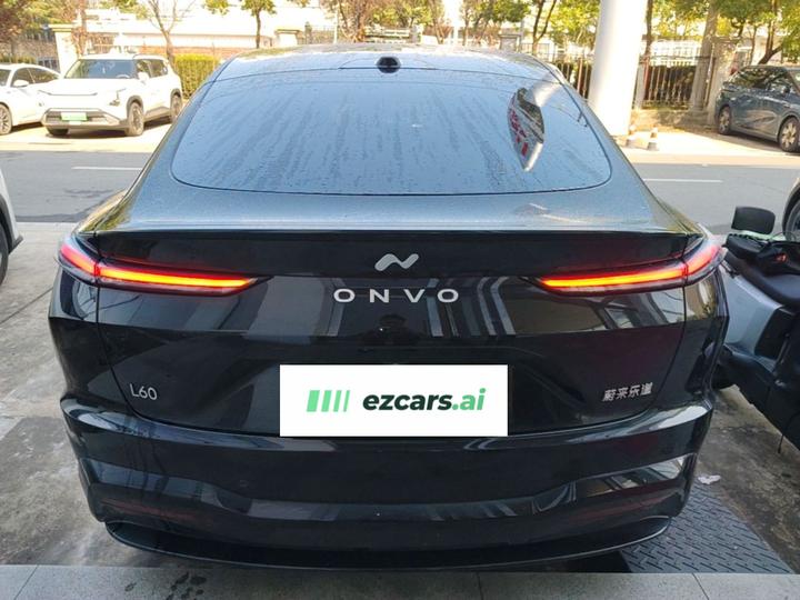 L60 2024 60kWh RWD photo 5
