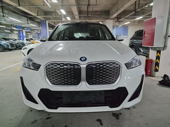 iX1 2025 eDrive25L M Sport Package photo 2