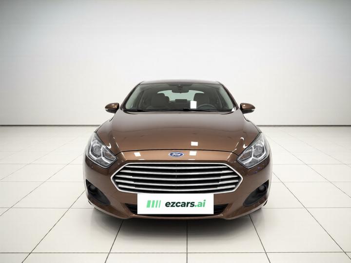 Escort 2017 Facelift 1.5L MT Comfort photo 2