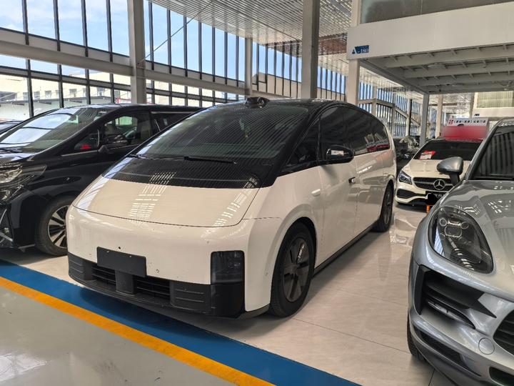 Li MEGA 2024 Ultra