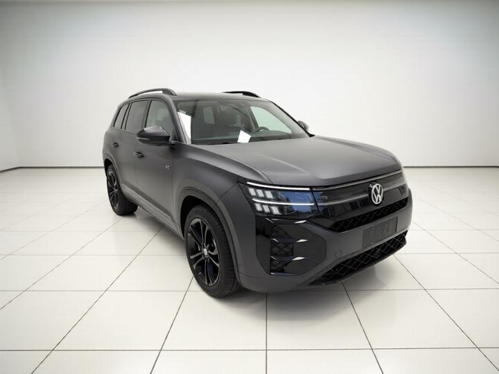 2025 Teramont Pro 450TSI AWD photo 3