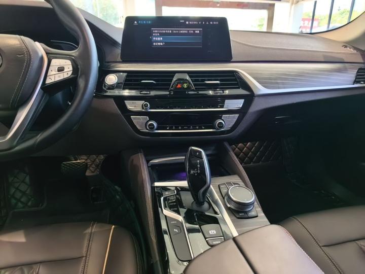 5 Series EV 2020 Upgraded 530Le Luxury photo 8