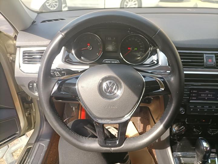 Bora 2016 1.6L AT Comfort photo 6