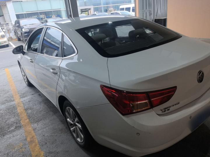 Verano 2017 Sedan 15S AT Progressive photo 4