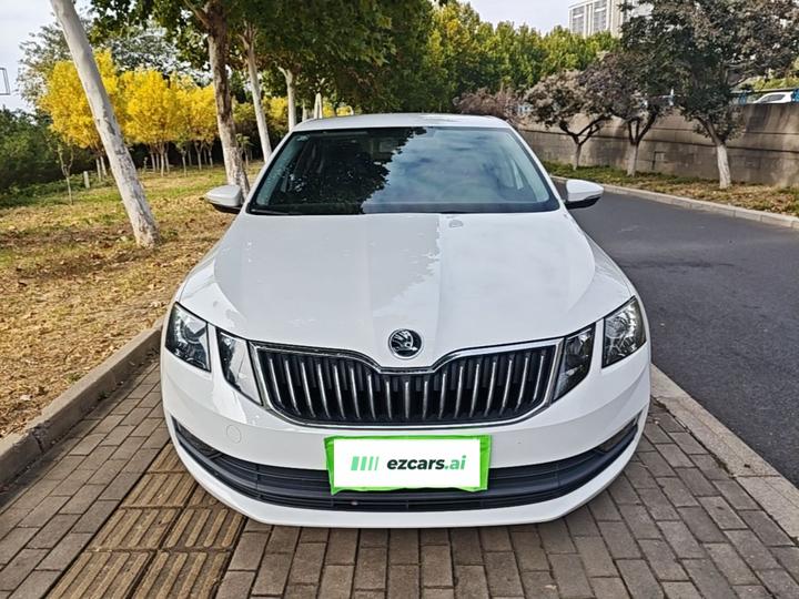 Octavia 2020 1.5L AT Comfort photo 2