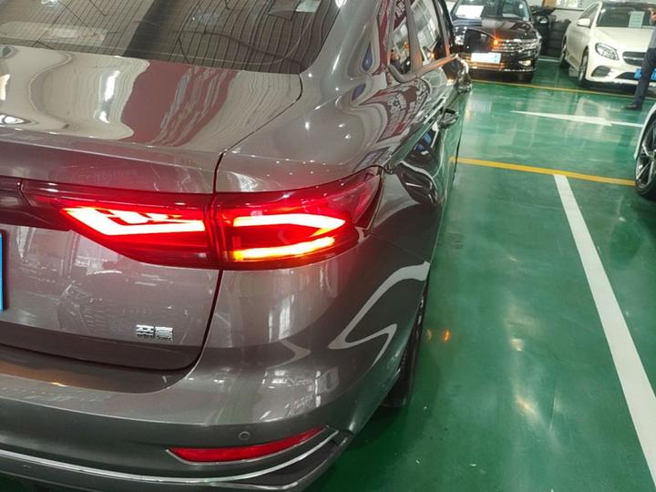 Emgrand 2025 4 1.5L CVT Starlight photo 7