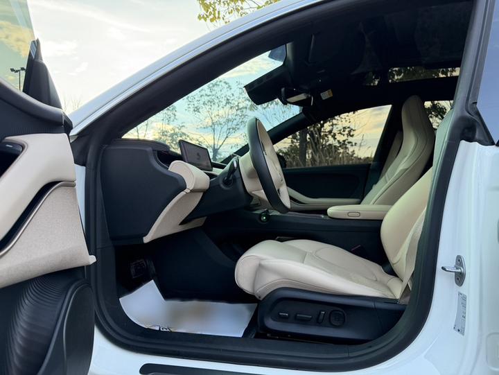 ET5T 2024 75kWh Touring photo 7