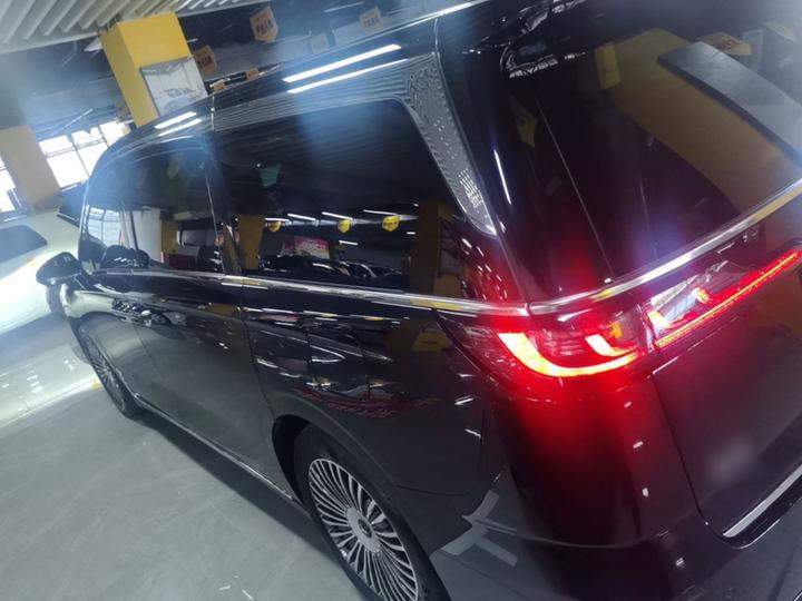 Voyah Dreamer 2025 PHEV AWD Premium photo 4