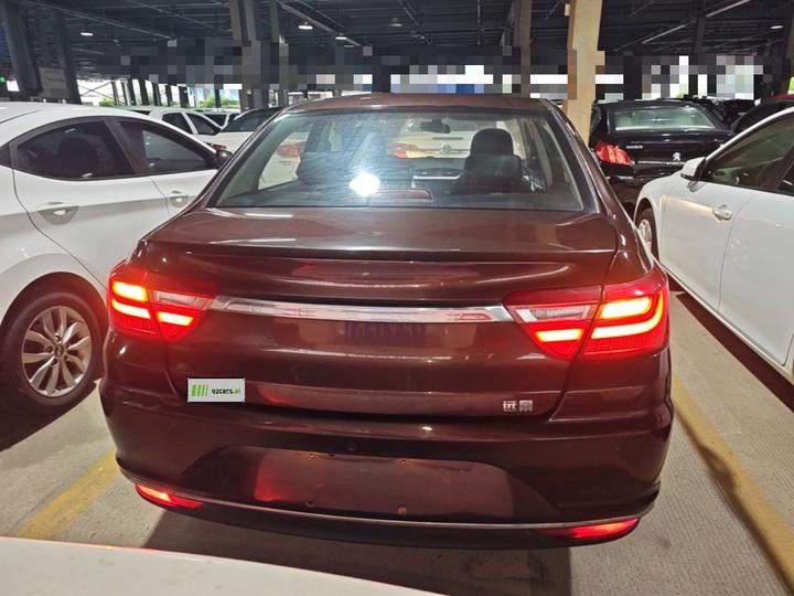 Vision 2018 1.5L AT photo 5
