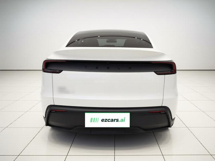 Model Y 2025 RWD photo 5