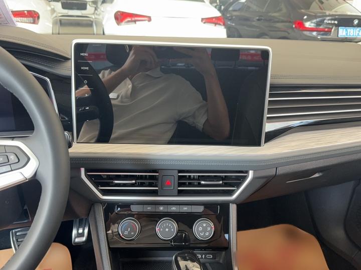 Sagitar 2025 300TSI DSG photo 7