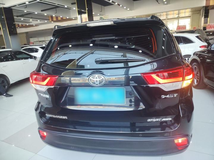 Highlander 2018 2.0T AWD Luxury 7-Seater China VI photo 3