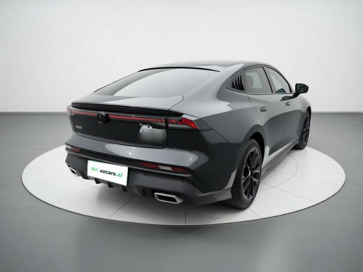 UNI-V 2024 1.5T Premium photo 6