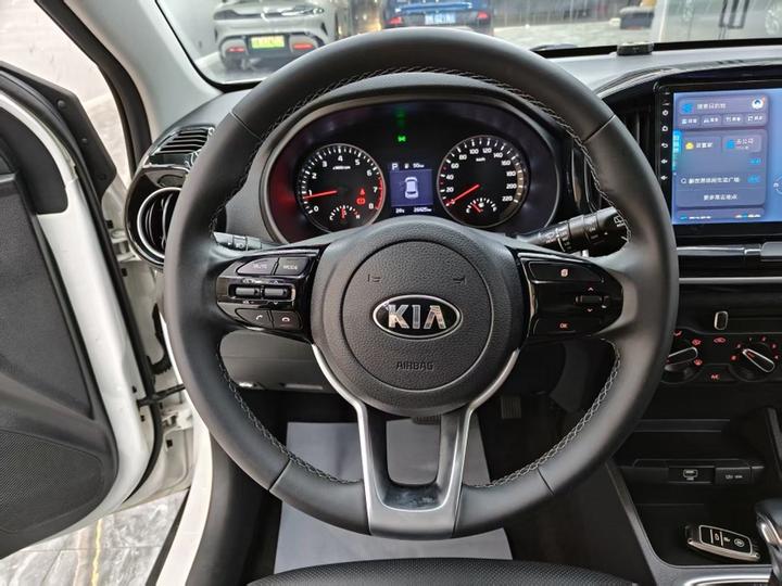 Stonic 2021 1.4L CVT photo 2