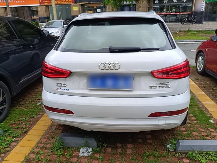 Q3 2015 30 TFSI Comfort photo 3